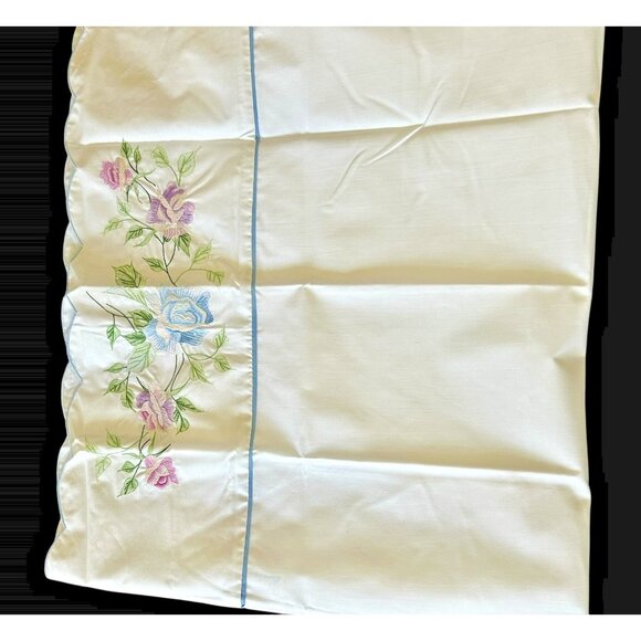 Embroidered Standard Pillowcase Set 2 Fieldcrest Fine Combed Percale New OS - Picture 6 of 11